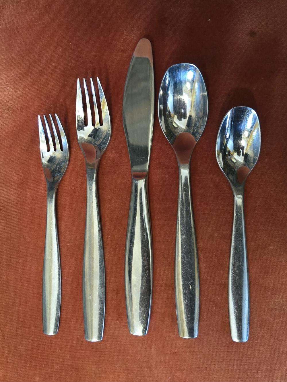 Non-Stop Stainless Steel Flatware Set By Gourmet Settings, 37 Pieces